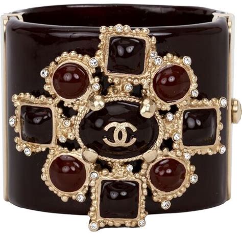 VINTAGE CHANEL MALTESE CROSS GRIPOIX CRYSTAL 